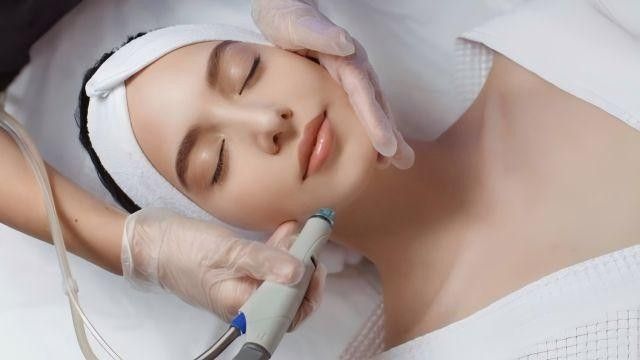 Lia Schorr Institute of Cosmetic Skin Care Training