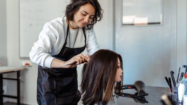 Chris Beauty College