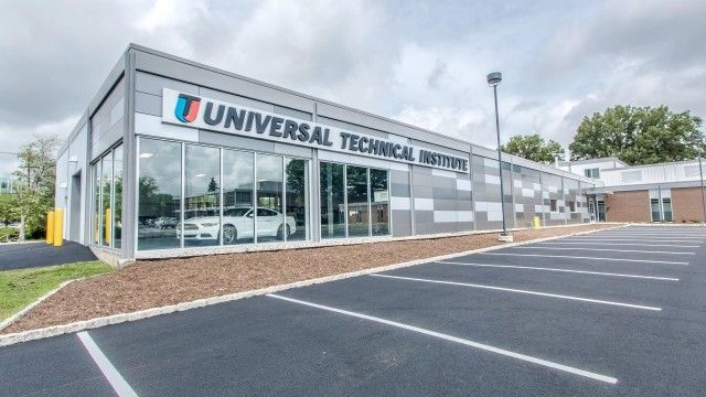 Universal Technical Institute - Bloomfield